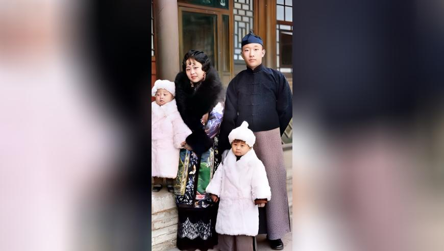 2018年011期老版跑狗图,3岁男孩从27楼走廊坠亡,全面解答解释落实_标配版V10.62